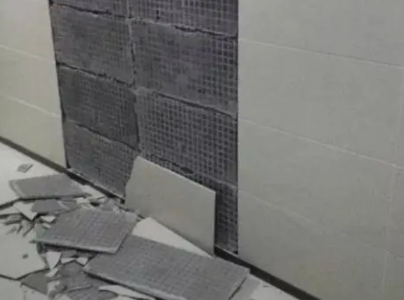 双台子瓷砖空鼓维修公司分享下双台子墙砖松动维修的知识